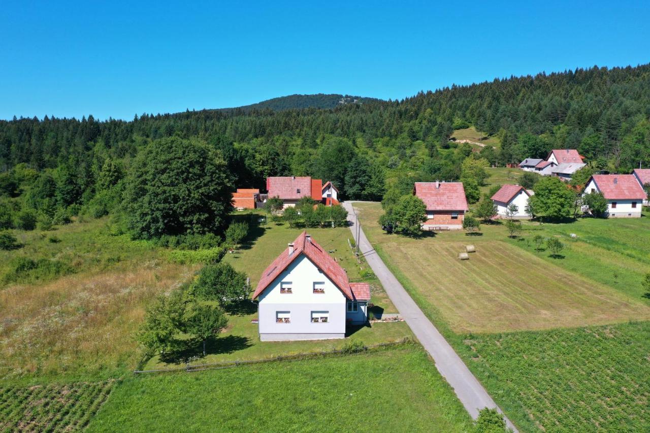 Apartamento Kuca Za Odmor Roby Saborsko Exterior foto