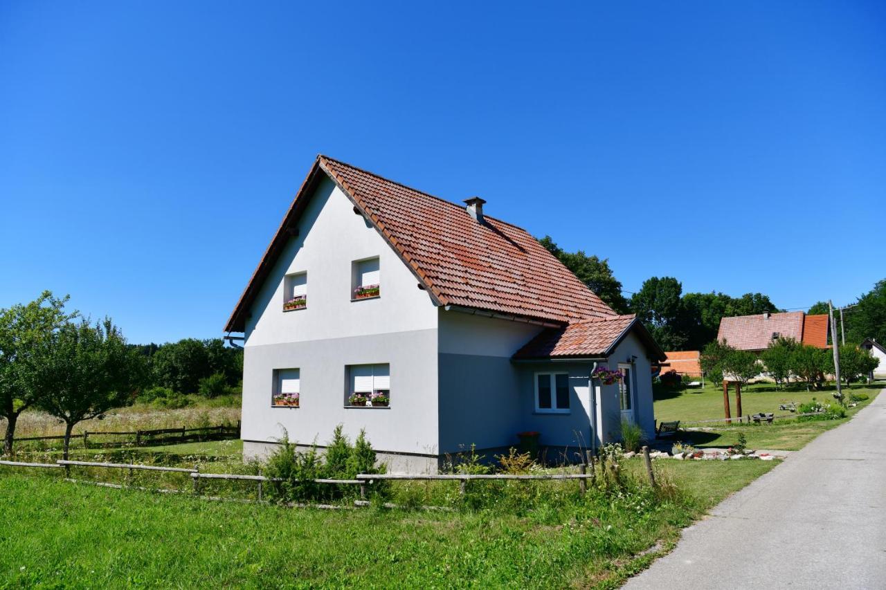 Apartamento Kuca Za Odmor Roby Saborsko Exterior foto