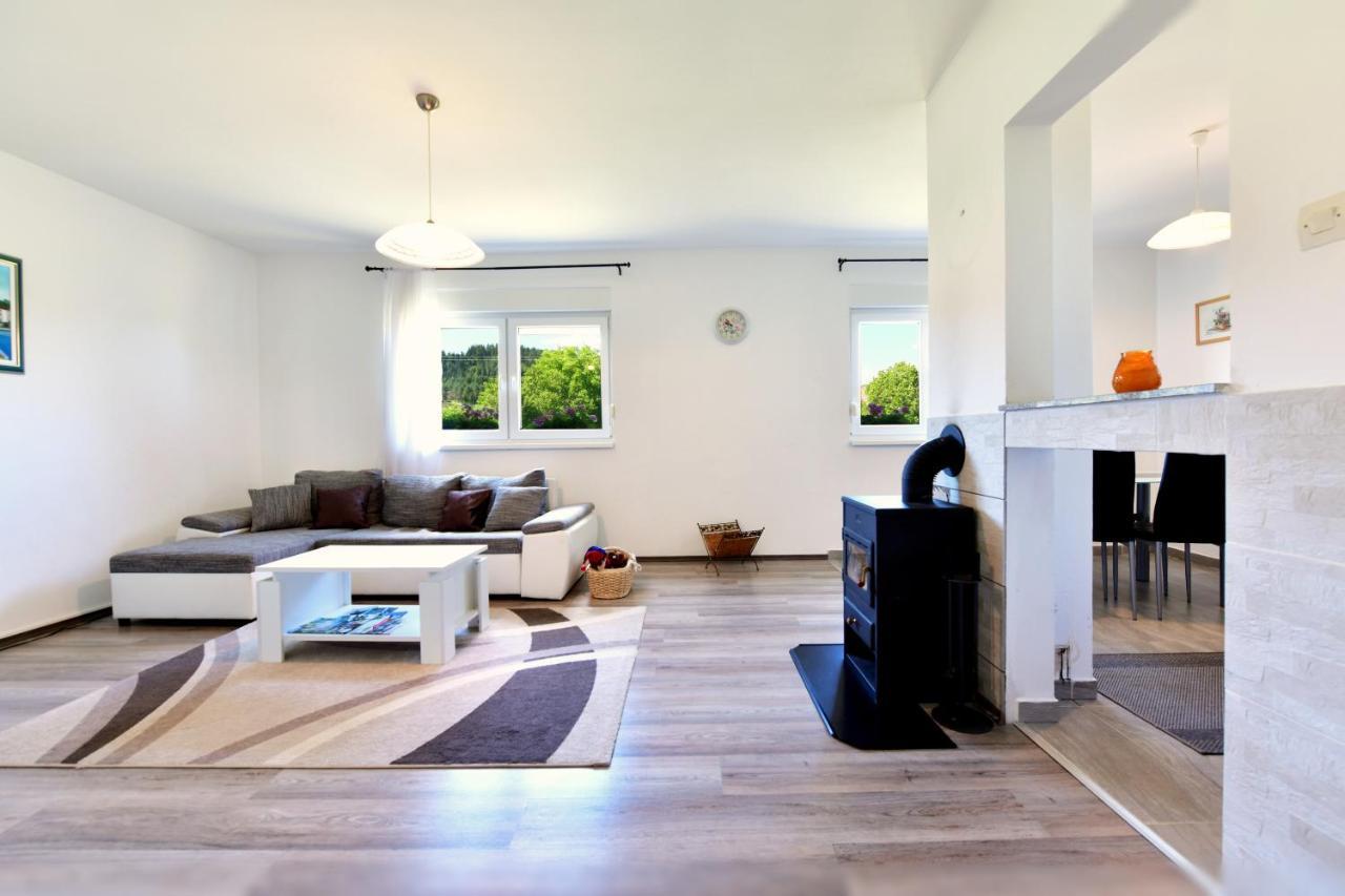 Apartamento Kuca Za Odmor Roby Saborsko Exterior foto