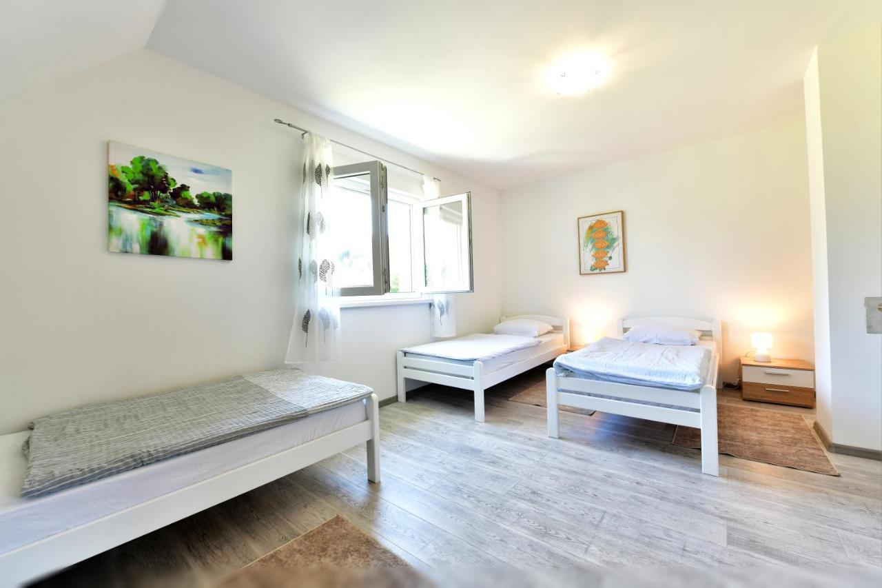 Apartamento Kuca Za Odmor Roby Saborsko Exterior foto