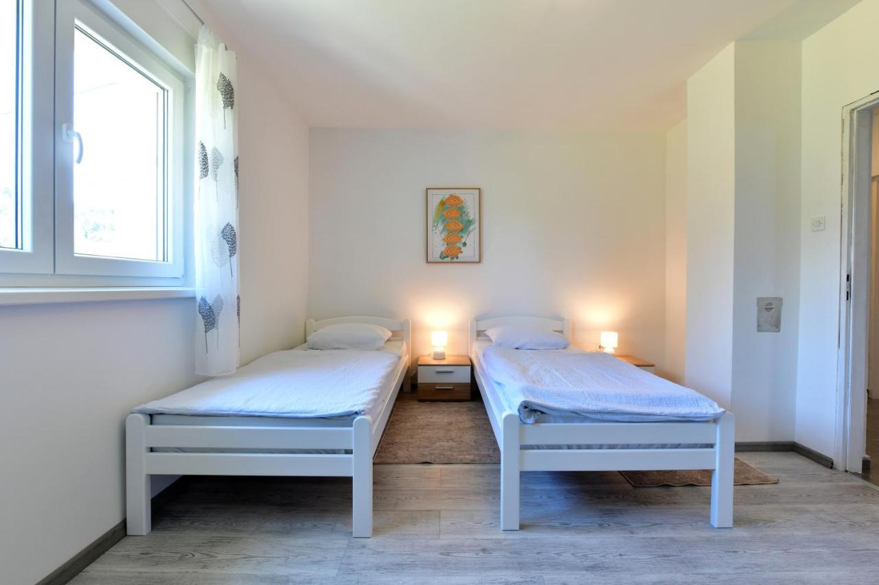 Apartamento Kuca Za Odmor Roby Saborsko Exterior foto