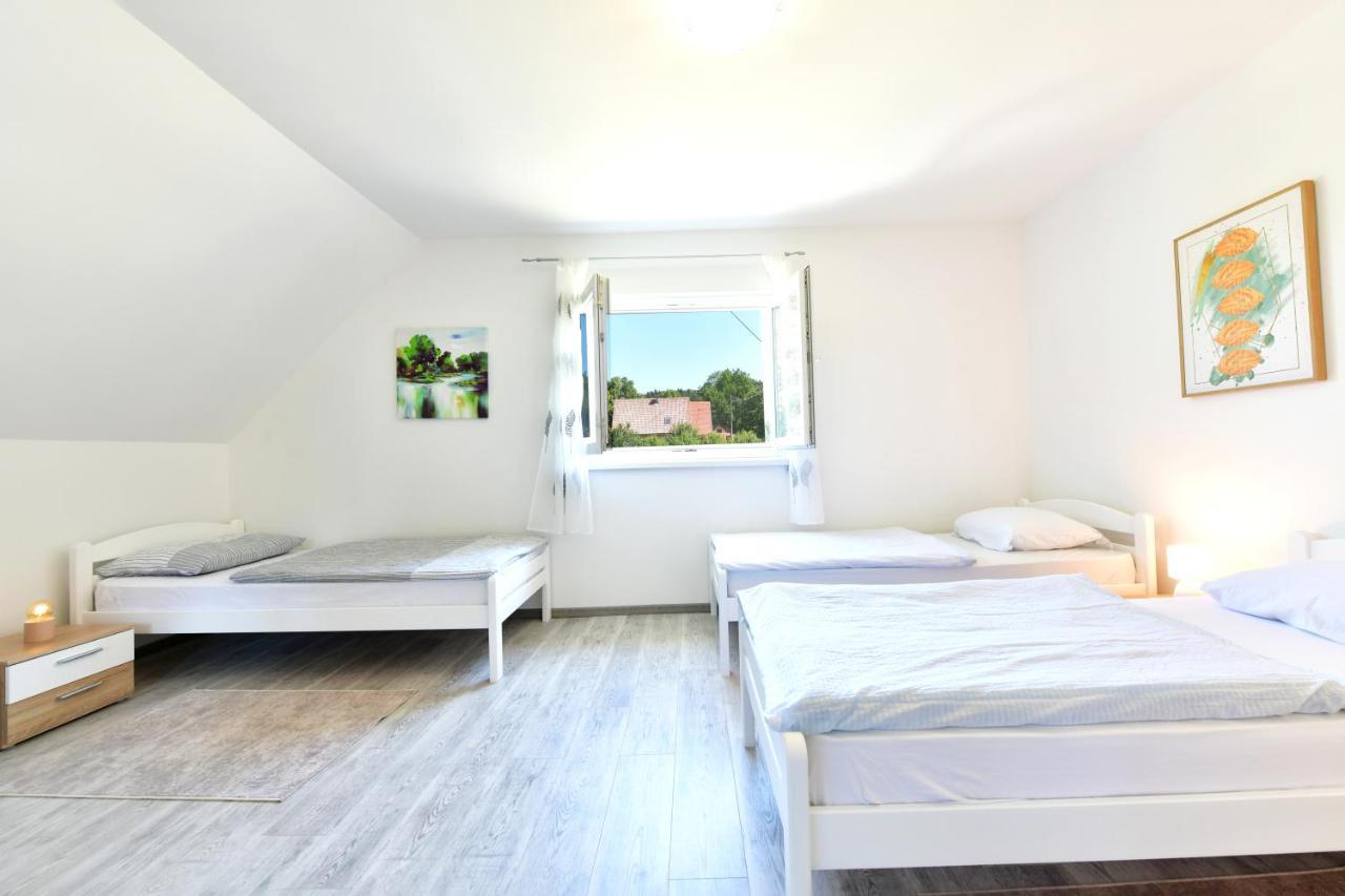 Apartamento Kuca Za Odmor Roby Saborsko Exterior foto