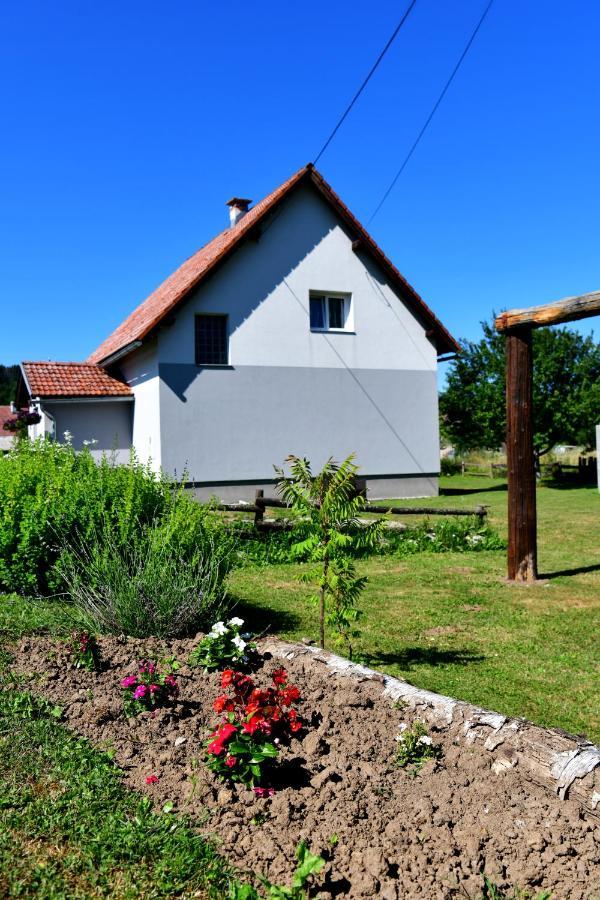 Apartamento Kuca Za Odmor Roby Saborsko Exterior foto